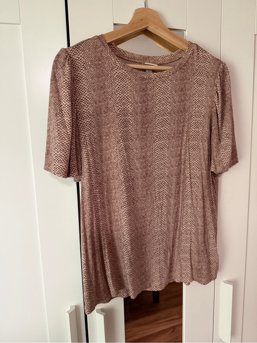 Women's Tan and Cream Short Sleeve Printed Top
